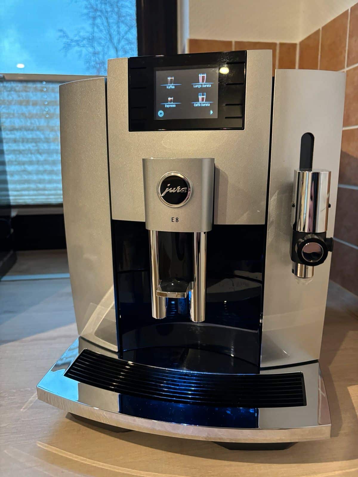 Jura E8 Kaffeevollautomat